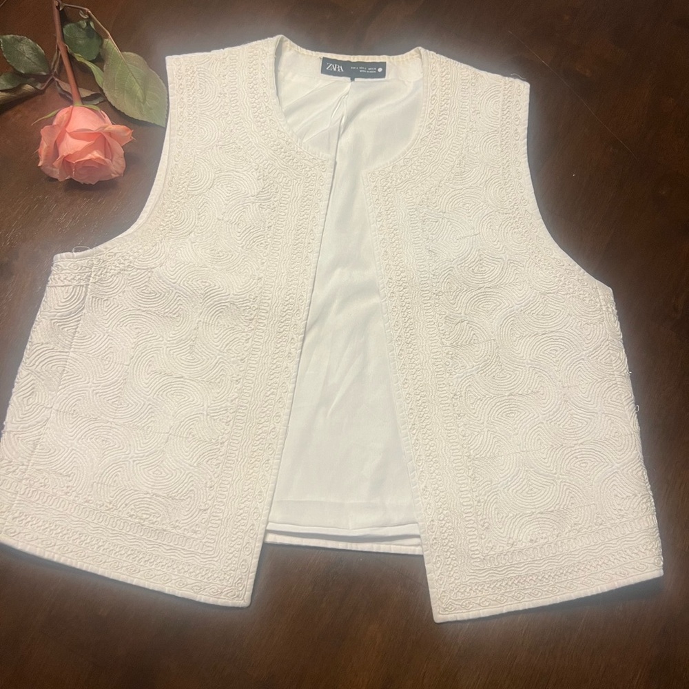Zara white Sleeveless Top